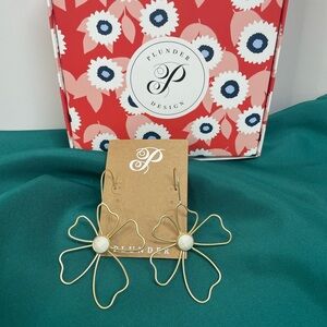 Plunder Gold Floral Earrings